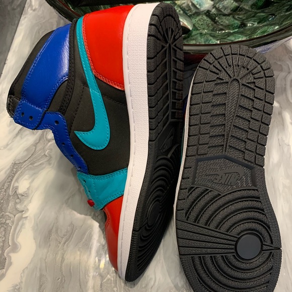 Nike Air Jordan 1 Retro High OG Custom Painted - Picture 2 of 8